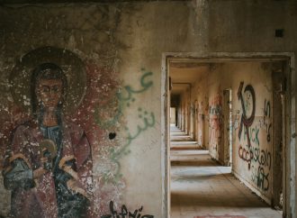 Trump Should Try On the Velvet Glove in Dealing With Moscow