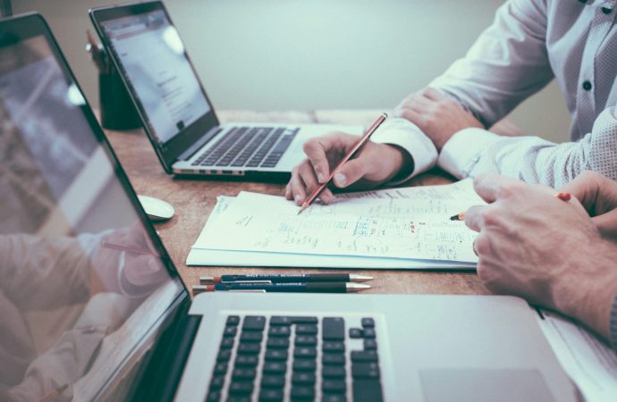 Unpacking the (Anti-)Politics of Canadian Sustainability Reporting Standards